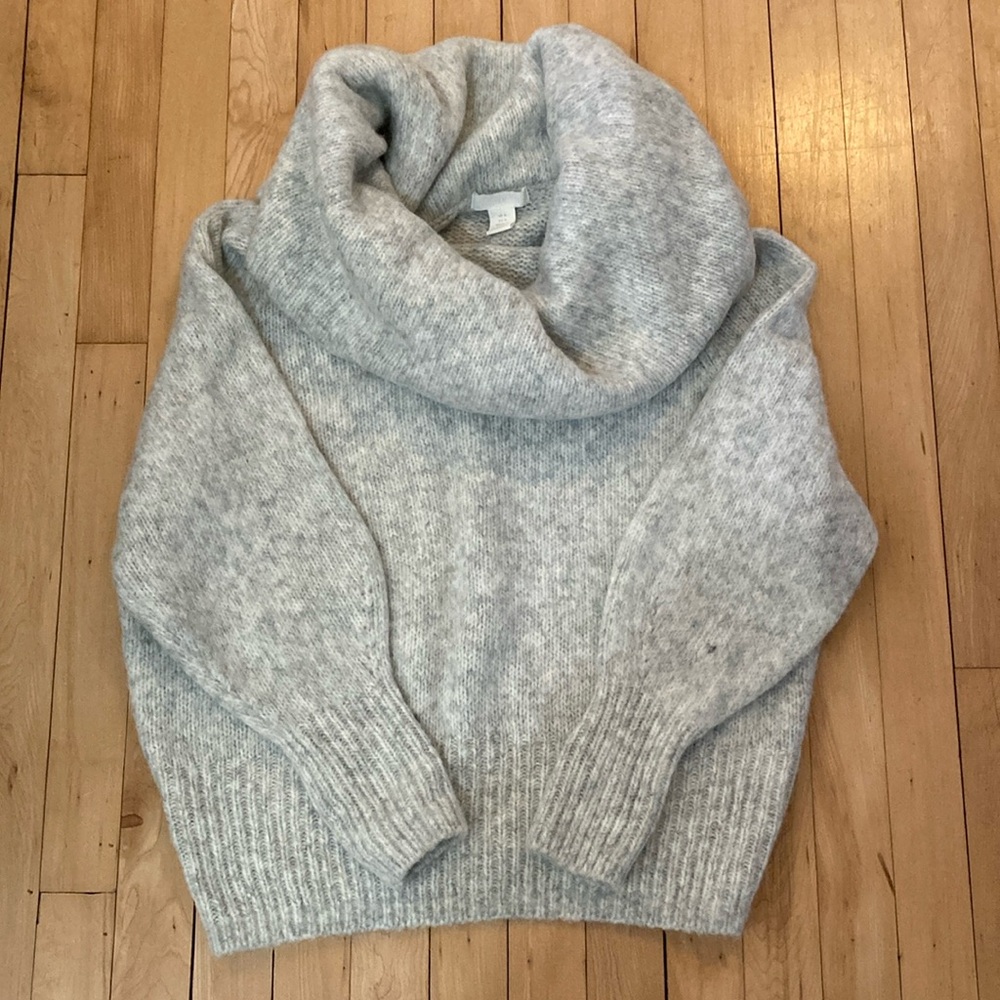 Women’s H&M light grey cowl neck sweater